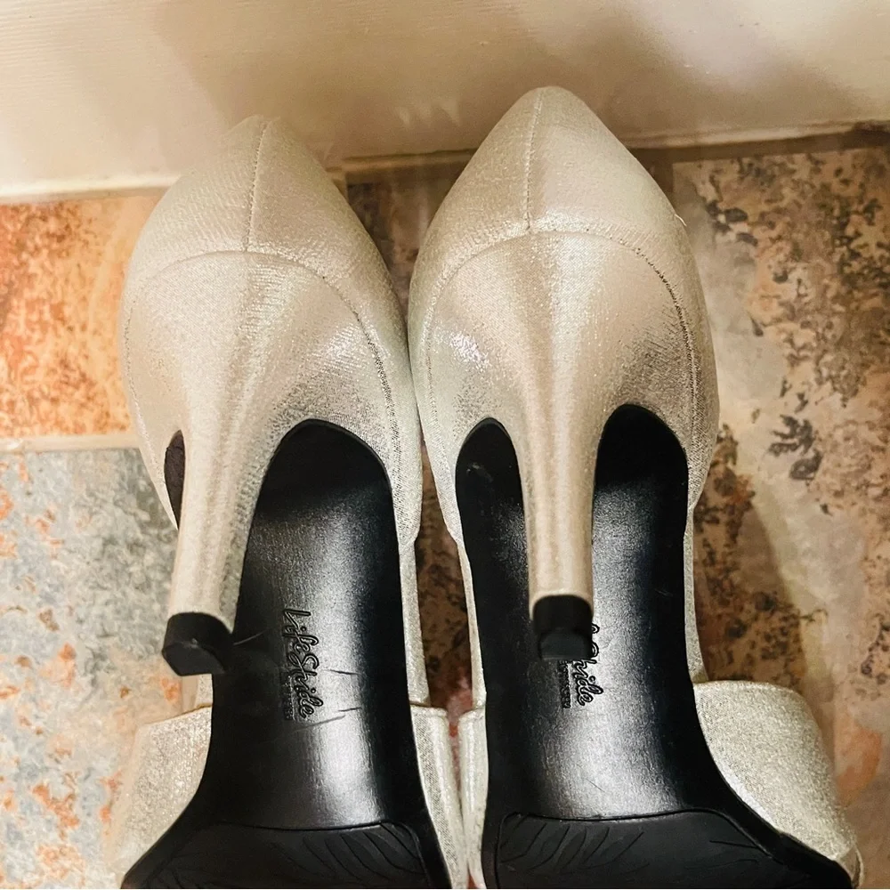 🦌Flashy Sassy Metallic Peep Toe D’Orsay Style Silver Party Heels by LifeStride! - Picture 13 of 15